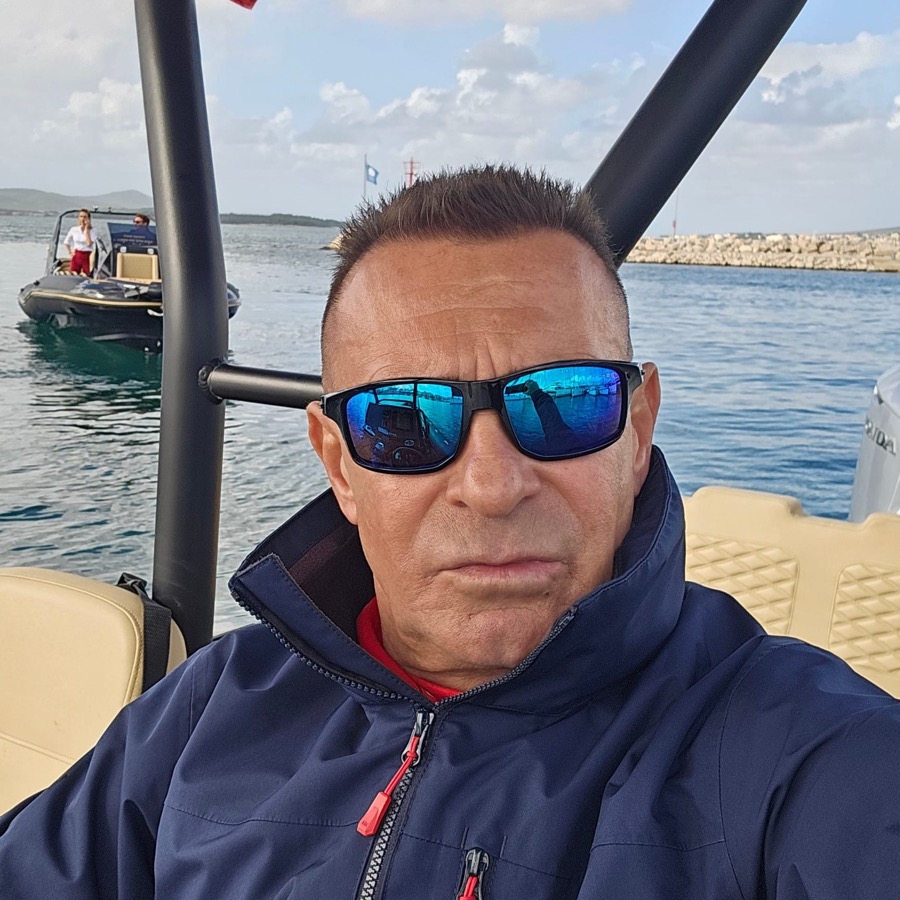 Istvan Kudlik, CEO & Skipper Senior